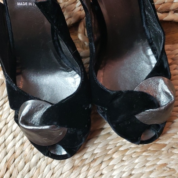 VINTAGE//GORGEOUS VELVET// FENDI HEEL - Picture 6 of 8